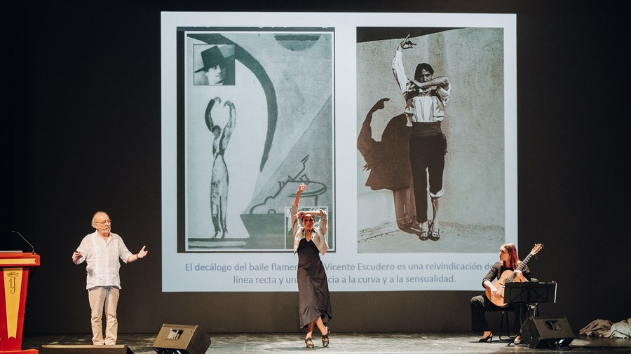 Prof. Juan Manuel Garcia-Ruiz (left), Vanesa Aibar (center) and María Martín (right).