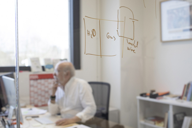 Image for Publications of DIPC. Prof. Juan Manuel García-Ruiz at work.