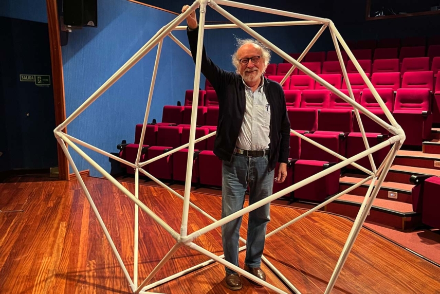 Image of Prof. Juan Manuel García-Ruiz in a DIPC event.