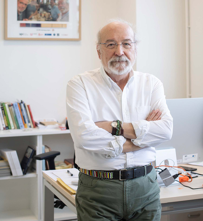 Photograph of geologist Juan Manuel García-Ruiz, Ikerbasque professor at the DIPC and honorary research professor at the CSIC.