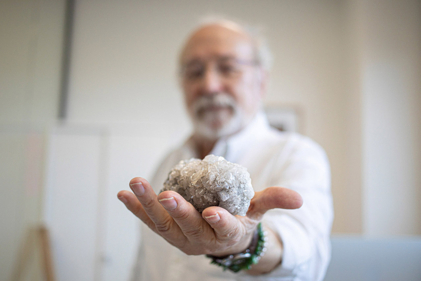 Photograph of geologist Juan Manuel García-Ruiz, Ikerbasque professor at the DIPC and honorary research professor at the CSIC.