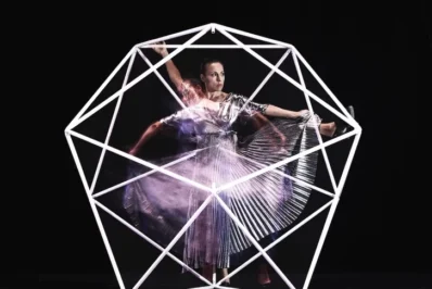 The show 'Crystalization of Dance' combines science and flamenco, based on crystals / Carlos Bonilla