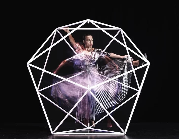 The show 'Crystalization of Dance' combines science and flamenco, based on crystals / Carlos Bonilla